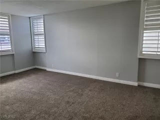 Photo #6: 2380127 Listing 