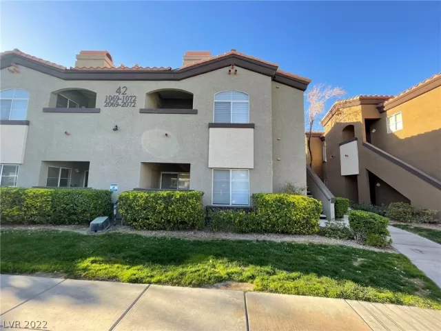 MLS: 2380152 Condo For Sale