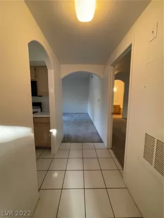 Photo #4: 2380152 Listing