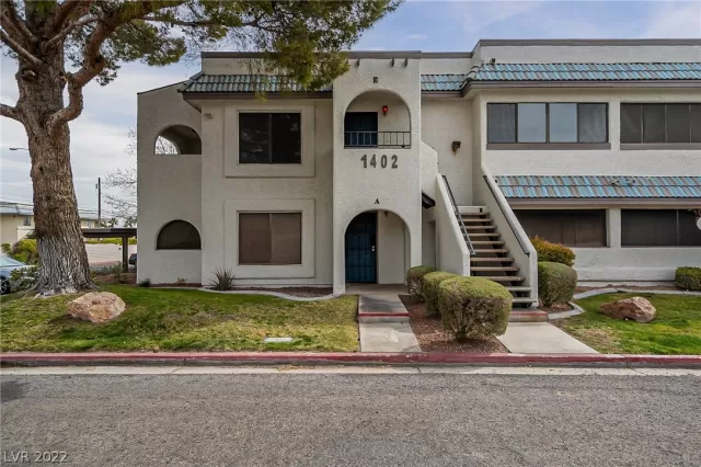 MLS: 2380185 Condo For Sale