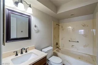 Photo #5: 2380185 Listing 