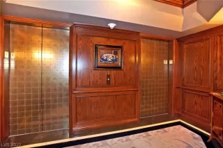 Photo #1: 2380189 Listing 