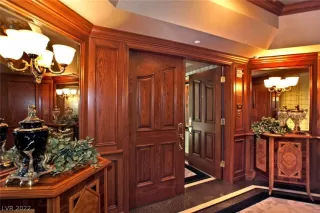 Photo #2: 2380189 Listing 