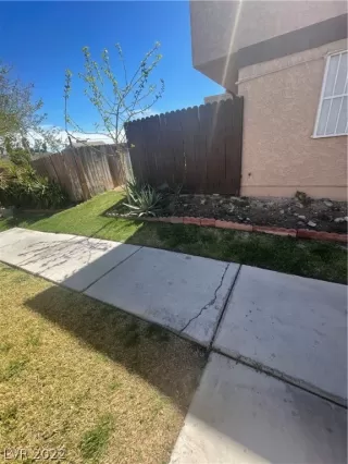 Photo #2: 2380216 Listing