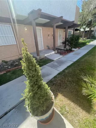 Photo #3: 2380216 Listing