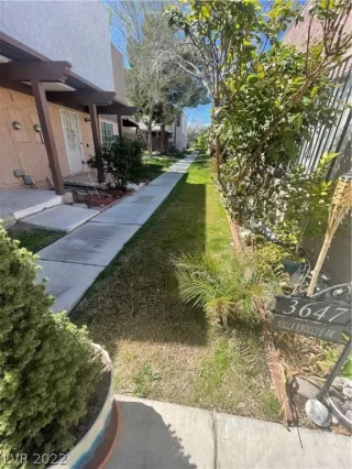 Photo #4: 2380216 Listing