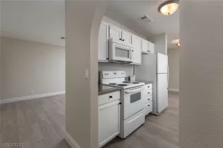 Photo #3: 2380222 Listing 