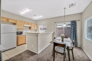 Photo #4: 2380241 Listing 