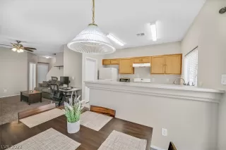 Photo #5: 2380241 Listing 