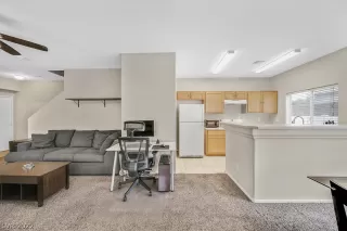 Photo #6: 2380241 Listing 