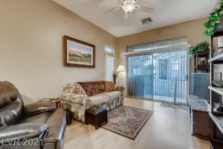 Photo #4: 2380270 Listing