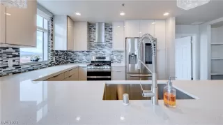 Photo #2: 2380279 Listing 