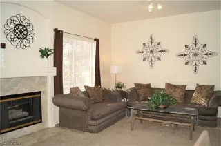 Photo #3: 2380286 Listing