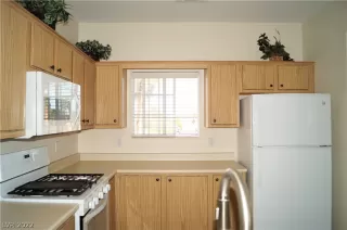 Photo #6: 2380286 Listing