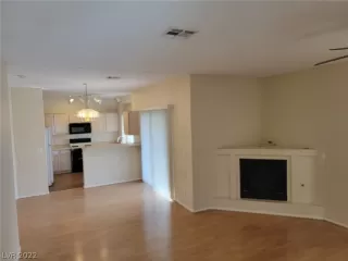 Photo #3: 2380287 Listing