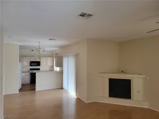 Photo #5: 2380287 Listing
