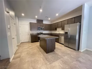 Photo #6: 2380290 Listing 