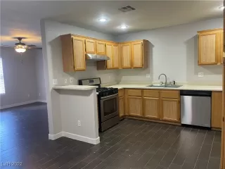 Photo #1: 2380328 Listing 