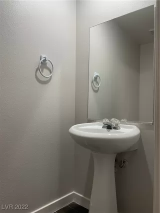 Photo #4: 2380328 Listing 