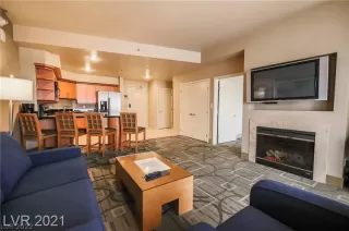 Photo #3: 2380329 Listing