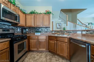 Photo #2: 2380331 Listing