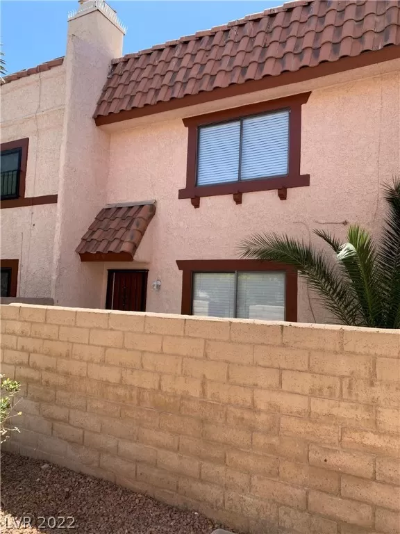 MLS: 2380351 Condo For Sale