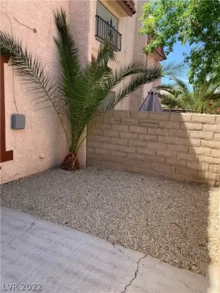 Photo #2: 2380351 Listing