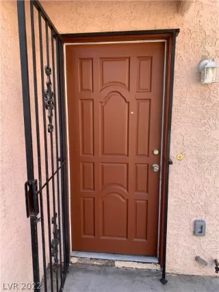 Photo #3: 2380351 Listing