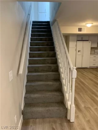 Photo #6: 2380351 Listing