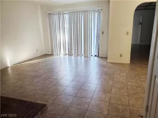 Photo #6: 2380359 Listing 