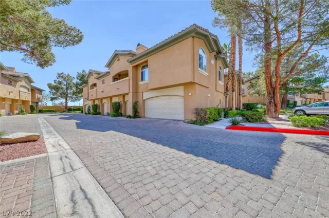 MLS: 2380367 Condo For Sale