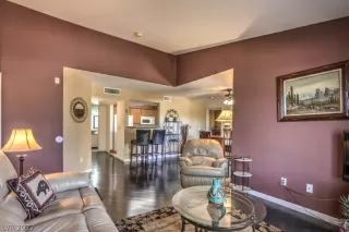 Photo #4: 2380385 Listing