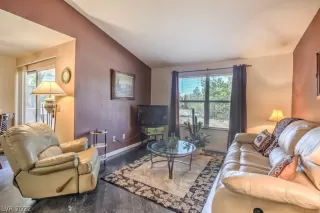 Photo #5: 2380385 Listing