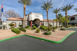 Photo #4: 2380396 Listing 