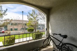 Photo #5: 2380396 Listing 