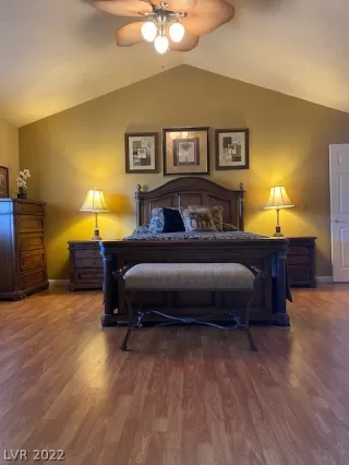 Photo #2: 2380398 Listing