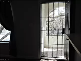 Photo #4: 2380410 Listing 