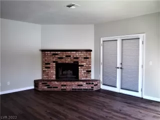 Photo #5: 2380410 Listing 