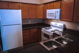 Photo #4: 2380411 Listing