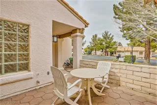 Photo #2: 2380427 Listing