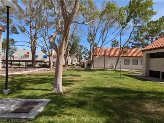 Photo #1: 2380429 Listing 