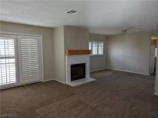Photo #3: 2380429 Listing 