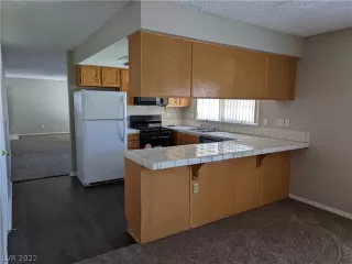 Photo #6: 2380429 Listing 