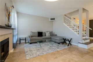 Photo #6: 2380447 Listing 