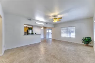 Photo #4: 2380462 Listing