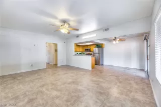 Photo #5: 2380462 Listing