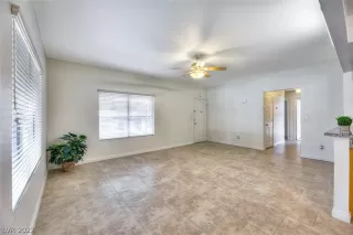 Photo #6: 2380462 Listing