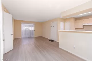 Photo #5: 2380465 Listing 