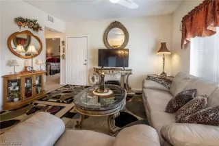 Photo #4: 2380494 Listing