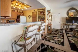 Photo #5: 2380494 Listing